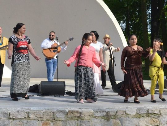 Obchody Międzynarodowego Dnia Romów w kozielskiej muszli. ZDJĘCIA