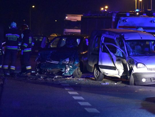 Obwodnica Kędzierzyna-Koźla zablokowana po poważnym wypadku. Trwa akcja ratunkowa