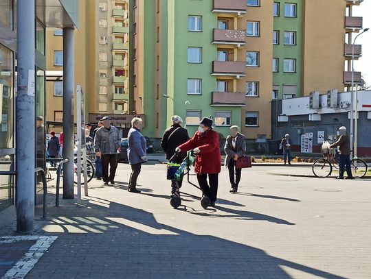 Od poniedziałku zakupy bez godzin dla seniorów. Kolejny etap luzowania restrykcji