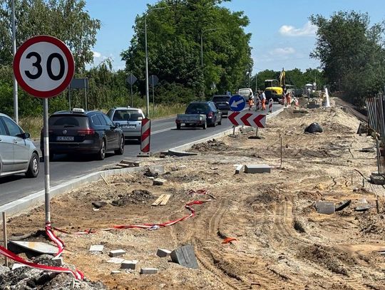 Od poniedziałku zmiany w ruchu na al. Jana Pawła II. Rusza kolejny etap budowy ścieżki rowerowej