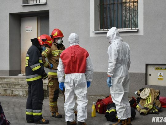 Od wczoraj nie było kontaktu z kobietą zarażoną koronawirusem. Służby weszły do mieszkania w Śródmieściu