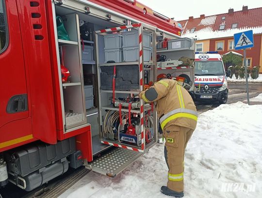 Od wczoraj nie było kontaktu z lokatorem. Pomoc przyszła na czas