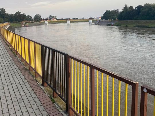 Odra wciąż wzbiera, niewielki przeciek w zbiorniku Racibórz. Raport z sytuacji powodziowej