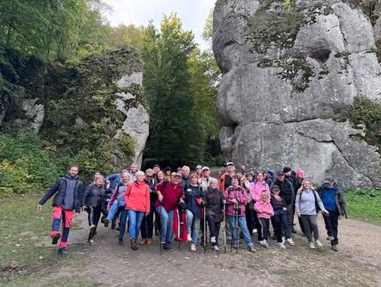 Ognisko integracyjne, zwiedzanie jaskini i wejście na Trojak. Rada Osiedla Piastów zaprasza na wycieczkę do Lądka Zdroju