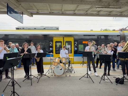 Opolski Ekspres Dęty przejechał przez region. Koncert także w Kędzierzynie-Koźlu