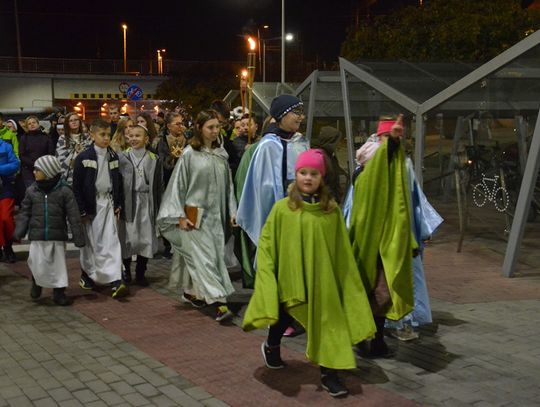 Orszak Wszystkich Świętych przeszedł ulicami Kędzierzyna-Koźla. Już po raz czwarty. ZDJĘCIA