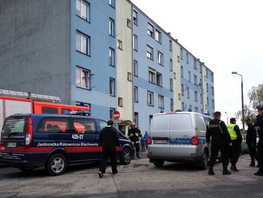 Osiem zastepów straży pożarnej interweniuje w Blachowni. Mieszkańcy wyczuli gaz