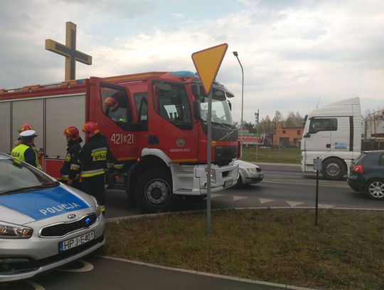 Paraliż na rondzie Milenijnym. Ogromne korki przez plamę oleju