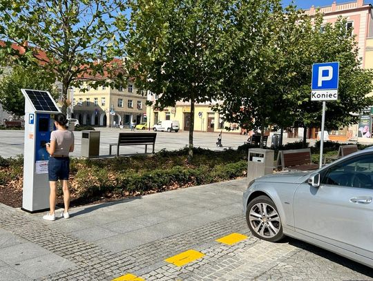 Parkingi na kozielskim Rynku zostają na stałe. Według miasta pomysł się sprawdził