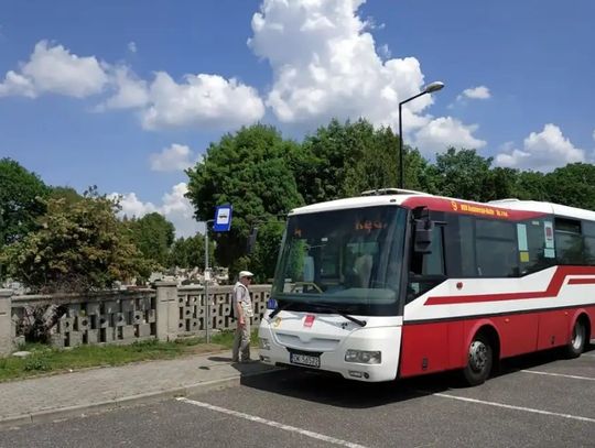 Pięć specjalnych linii autobusowych na Wszystkich Świętych. MZK dowiezie na miejskie cmentarze