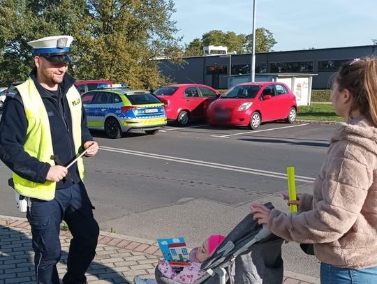 Piesi, rowerzyści i kierowcy pod lupą policjantów. Drogówka od rana prowadzi akcję w naszym powiecie