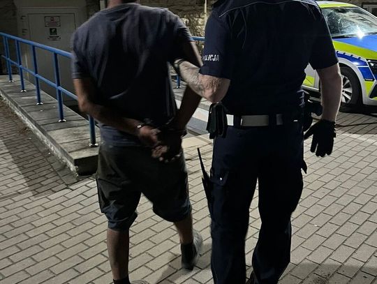 Pijacki rajd zakończony na przydrożnym krzyżu. Kierowca miał aż 3 promile