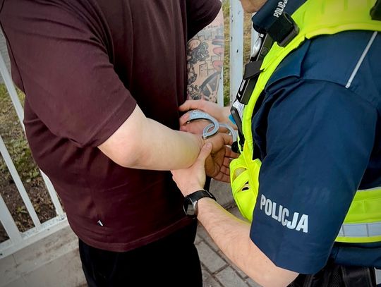 Pijany 42-latek w Mini spowodował kolizję w centrum miasta. Mężczyzna wydmuchał ponad dwa promile