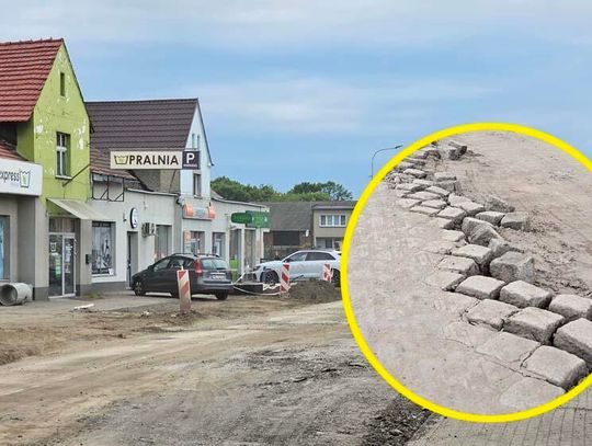 Pod asfaltem ulicy Wyspiańskiego cały czas kryła się historyczna droga z granitu. Tak teraz wygląda plac budowy