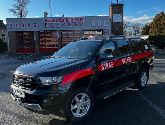 Pod choinką znaleźli... nowe auto! Rozpoznawczo-ratowniczy wóz trafił do strażaków z Koźla