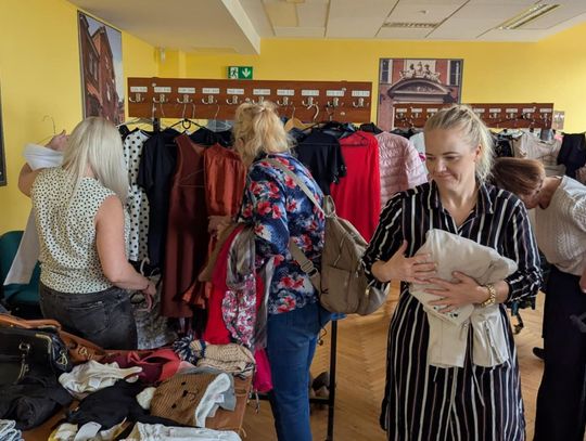 Podziel się i odkryj coś nowego! Jesienna wymiana ubrań, książek i gier planszowych już w najbliższy piątek