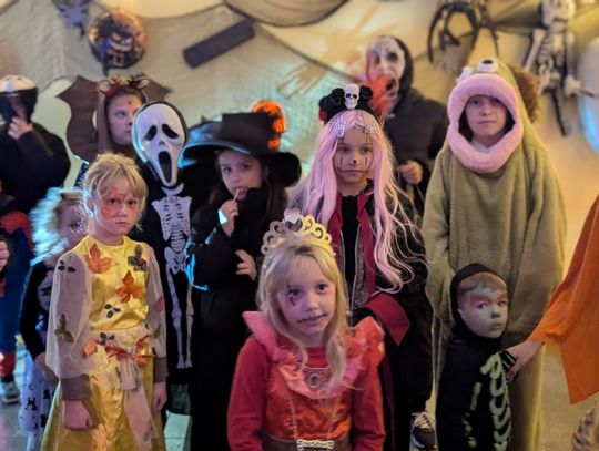 Pogoda postraszyła, ale nie zniechęciła. Halloween na osiedlu Kuźniczka