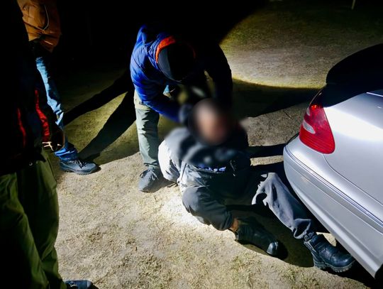 Pół miliona złotych w biżuterii i gotówce. Zatrzymany multirecydywista, który okradł 18 domów