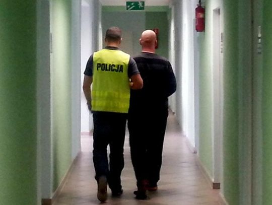 Policja zatrzymała sutenera z Kędzierzyna-Koźla. Wykorzystywał trudną sytuację kobiet. WIDEO