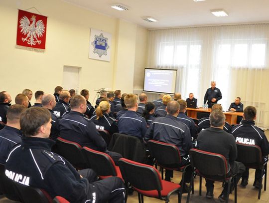 Policjanci po rocznej odprawie. Liczba przestępstw spada. Problemem pijani kierowcy