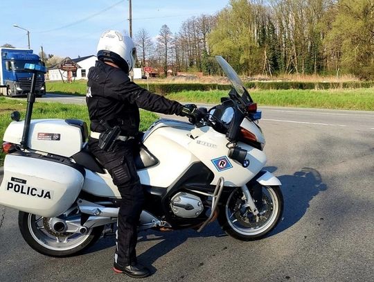 Policjanci rozpoczęli sezon motocyklowy. Na drogi powiatu wyjdą funkcjonariusze na jednośladach