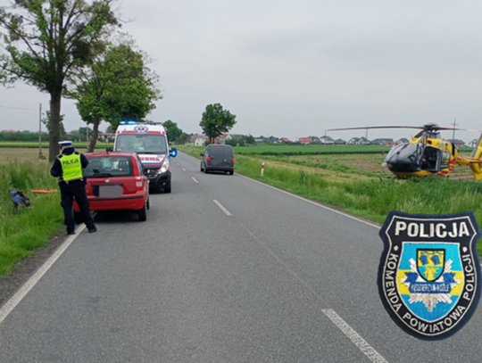 Policjanci szukają świadków wypadku drogowego. Motocyklista zjechał z drogi i uderzył w betonowy przepust