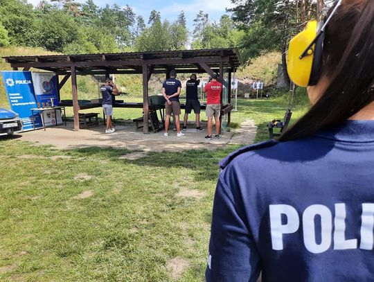 Policjanci z Kędzierzyna-Koźla sprawdzili się na celność z ZAKSĄ. Nietypowy turniej na strzelnicy