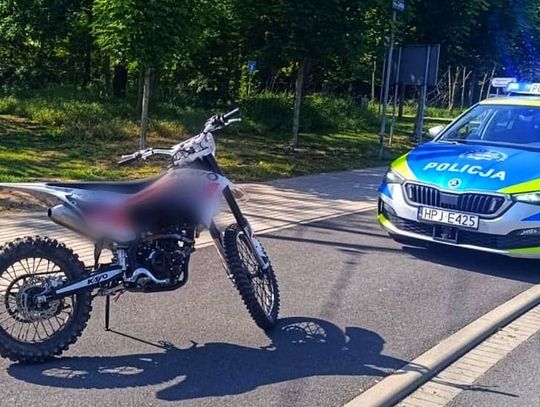 Policjanci zatrzymali 18-latka, który spowodował wypadek i zostawił ciężko rannego kolegę bez pomocy