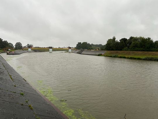 Ponad 30 interwencji służb w powiecie. Rzeki przekraczają stany ostrzegawcze