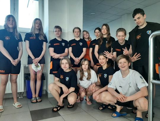 Popłynęli po kolejny sukces. 14 medali przywieźli pływacy z klubu Swim Team MOSiR Kędzierzyn-Koźle