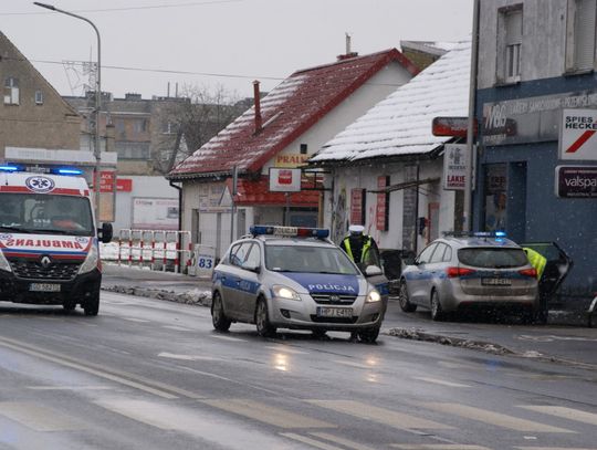 Potrącenie rowerzystki na ulicy Kozielskiej. Poszkodowana kobieta została zabrana do szpitala