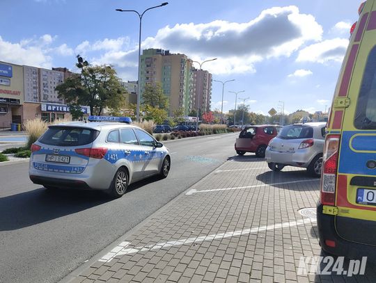 Potrącenie rowerzysty na ulicy Wojska Polskiego. Mężczyzna został zabrany do szpitala
