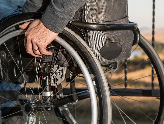 Potrzebujesz wsparcia w opiece nad osobą niepełnosprawną? To ostatni dzwonek na złożenie deklaracji