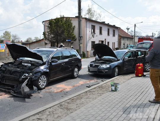 Poważny wypadek na drodze krajowej w Długomiłowicach. Jedna z kobiet ciężko ranna