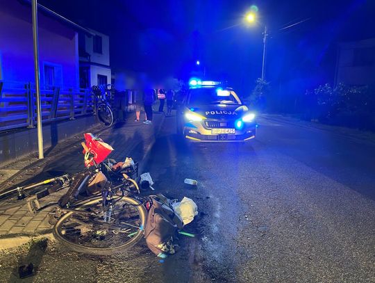 Poważny wypadek w Cisowej. Kierowca osobówki potrącił rowerzystkę i uciekł z miejsca. ZDJĘCIA