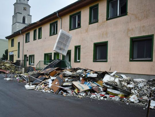 Powiat pomoże w odbudowie zniszczonego przez pożar budynku w Bierawie