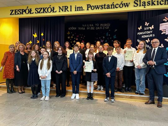 Powiatowy Konkurs Recytatorski w Zespole Szkół nr 1. Uczniowie mierzyli się z poezją Wisławy Szymborskiej