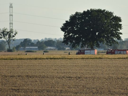 Pożar w Długomiłowicach. Płonął kombajn zbożowy