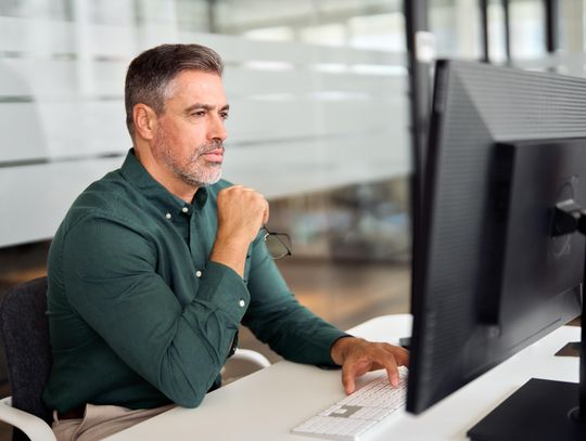 Poznaj 3 powody, dla których warto zainwestować w monitory poleasingowe