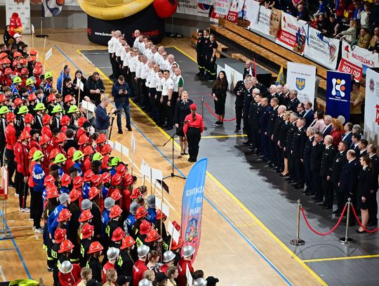 Precyzja, szybkość i wielkie emocje. Młodzi strażacy z całej Polski rywalizują w hali Azoty