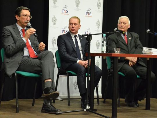 Profesor Jan Żaryn spotkał się z mieszkańcami Kędzierzyna-Koźla. ZDJĘCIA