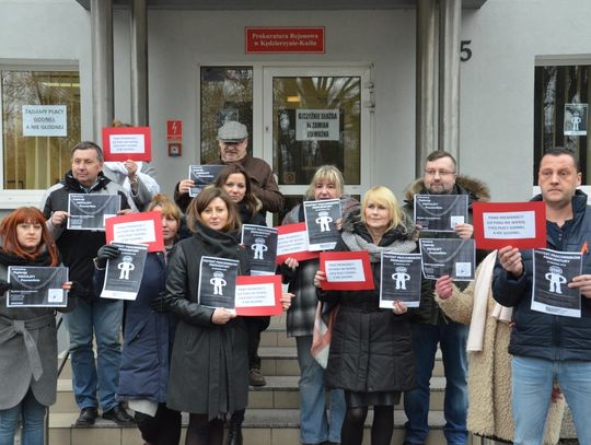 Protest w kozielskiej prokuraturze. Pracownicy domagają się podwyższenia płac