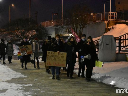 Przeciwnicy zaostrzenia prawa aborcyjnego z Kędzierzyna-Koźla znów wyszli protestować
