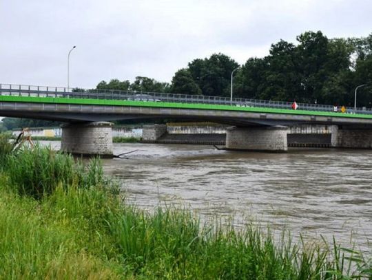 Przekroczony stan alarmowy na Odrze w Koźlu. Około południa spodziewana jest tendencja spadkowa