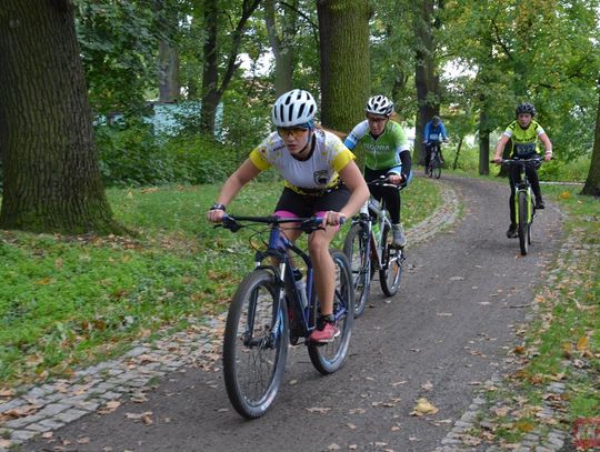 Przełajowy wyścig w kozielskim parku. Trzeci Cross Duathlon Twierdza. FOTOREPORTAŻ