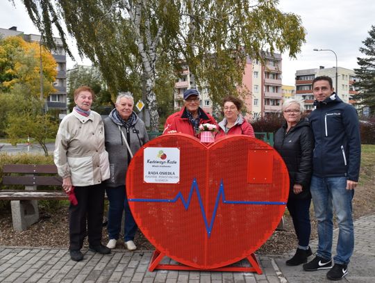 Rada Osiedla Piastów – Powstańców Śląskich zakupiła serce na nakrętki. Szukają beneficjenta