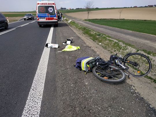 Ranny rowerzysta znaleziony przy drodze krajowej. Prawdopodobnie został potrącony