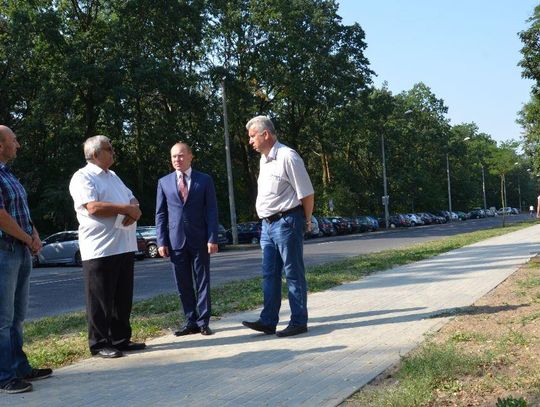 Remont po 45 latach. Starostwo przebudowało chodnik przy ulicy Partyzantów