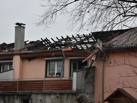 Rodziny bez dachu nad głową i ogromne straty. Smutny bilans pożaru w Bierawie