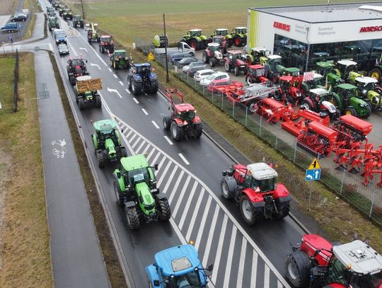 Rolnicy walczą o swoje prawa. Ciągniki ponownie wyjechały na drogi naszego powiatu. ZDJĘCIA